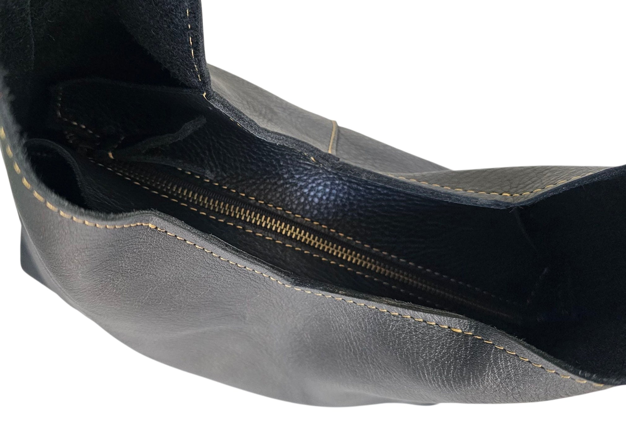 The Verona Classic Shoulder Bag - Black by MBH Leather, product view 3